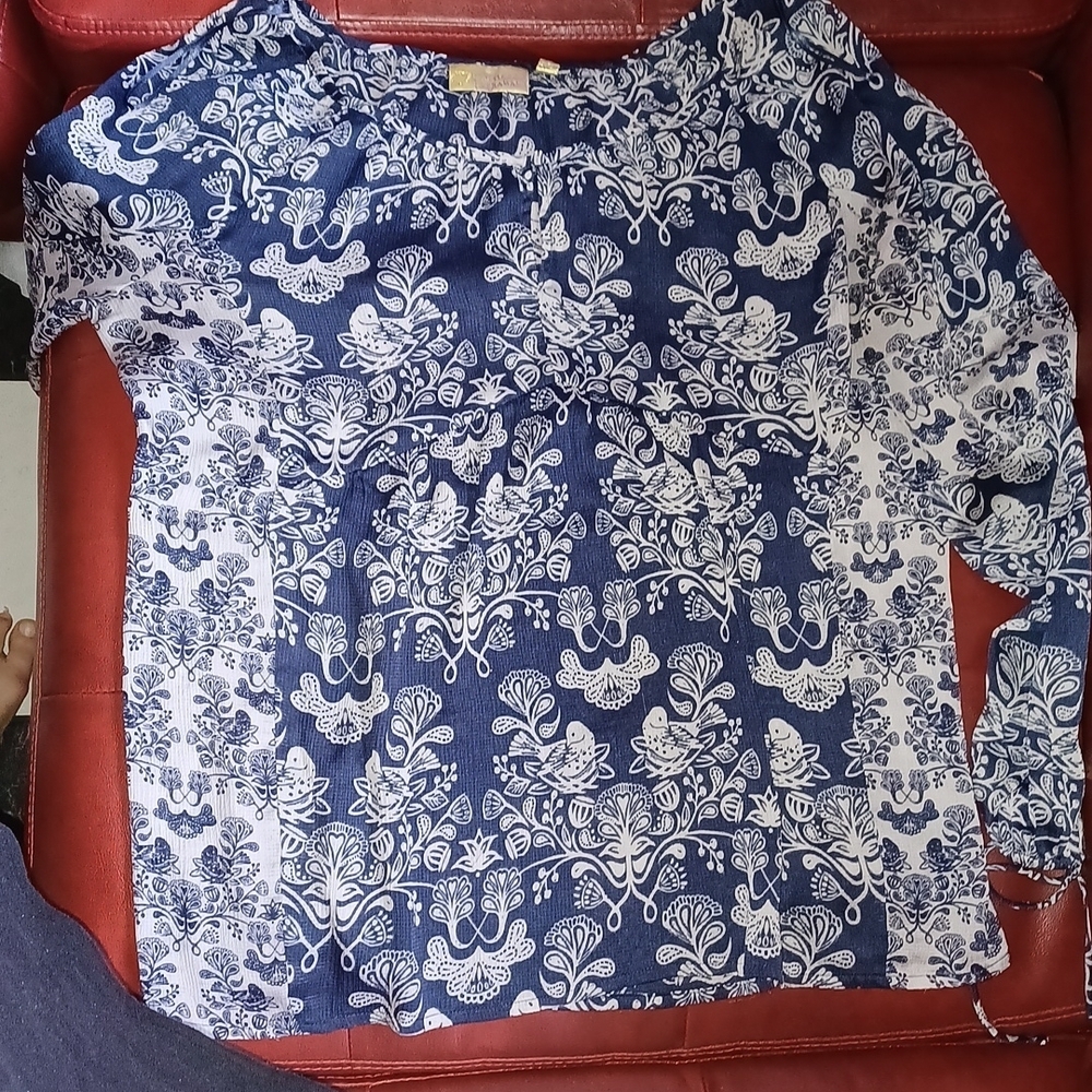 Princess Vera Wang Blue Floral Baby Doll Style Top